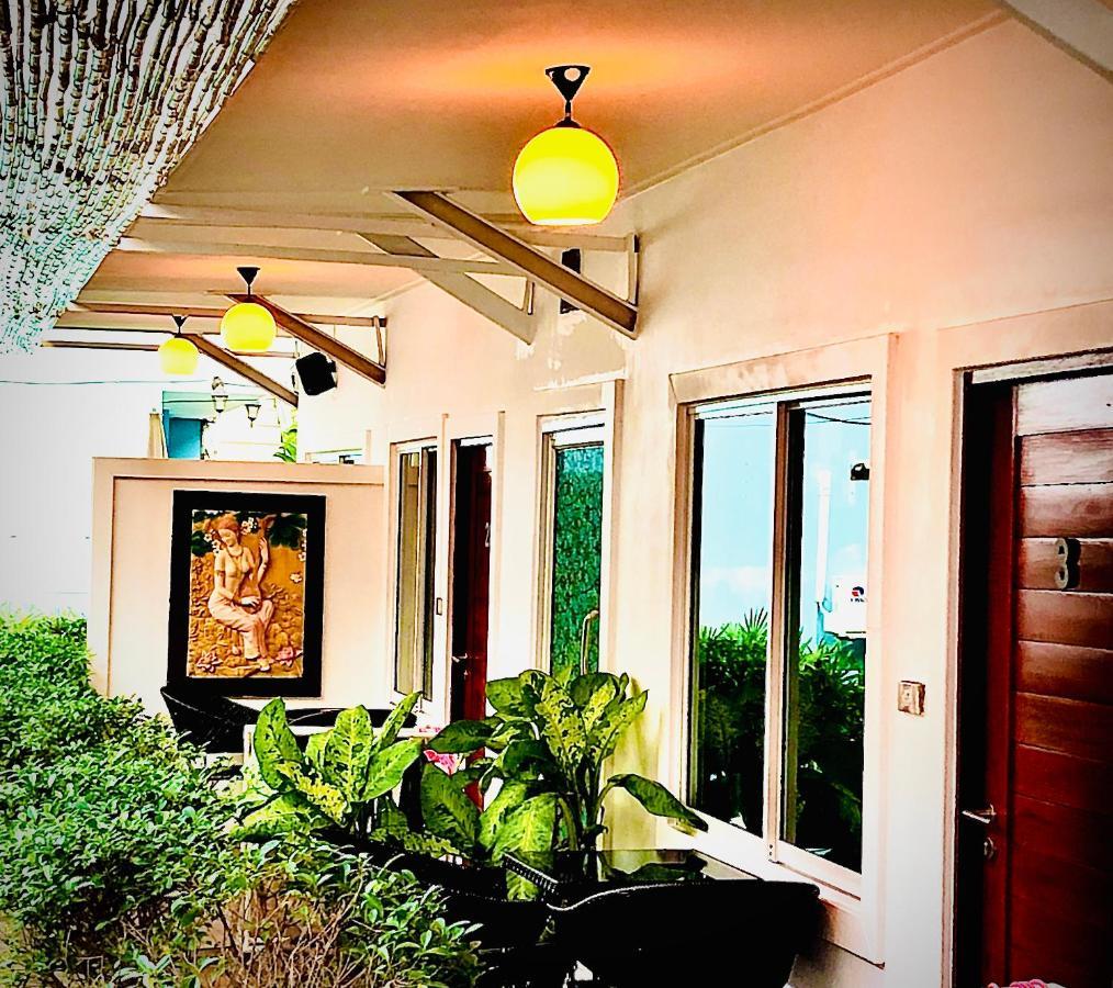 Koh Larn White House 호텔 외부 사진
