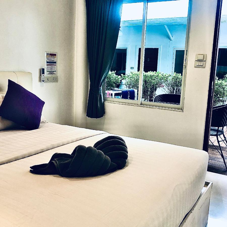 Koh Larn White House 호텔 외부 사진
