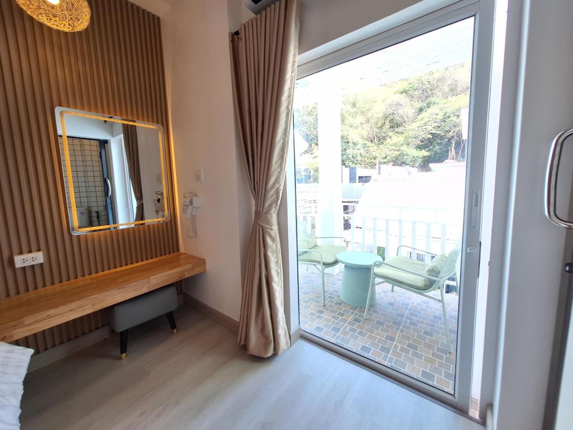 Koh Larn White House 호텔 외부 사진